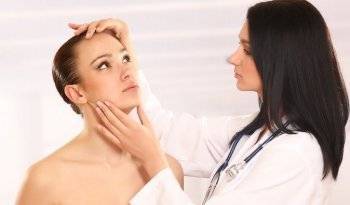 Прыщи на щеках и шее причины появления, методы лечения и профилактики