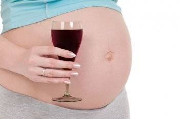 Как употребление алкоголя влияет на развитие плода и саму беременность