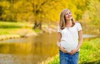 Лечение геморроя при беременности мазями и свечами, причины недуга
