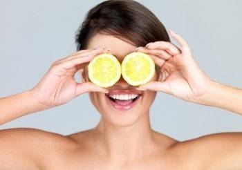 Лимон для лица: польза, правила применения и популярные рецепты