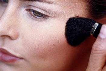 Эффективная коррекция лица макияжем, прической и лазером