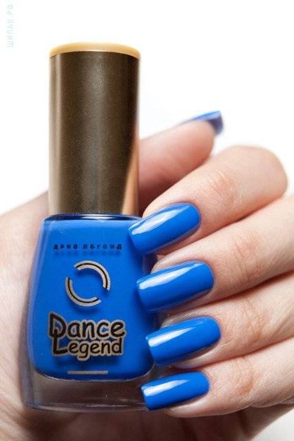 Как можно интересно использовать синий, бежевый и черный лак для ногтей