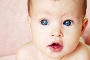 Цвет глаз у новорожденных - нормы и патологии